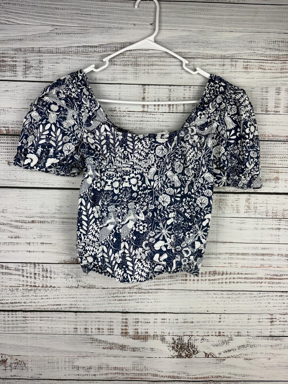 Chelsea & Theodore Blue White Coastal Top Cropped Coquette Medium Boho Floral